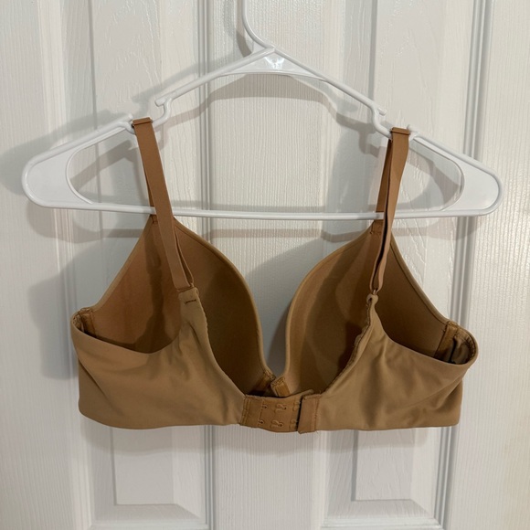 Skims Tan Bra - Picture 5 of 8